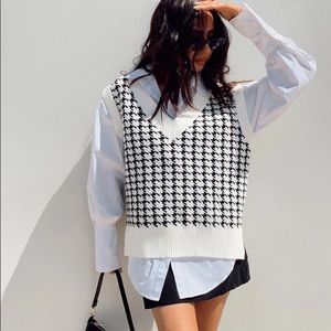 Trendy Houndstooth Sweatervest